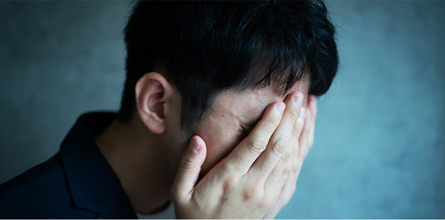 必死で這い上がろうとしていました